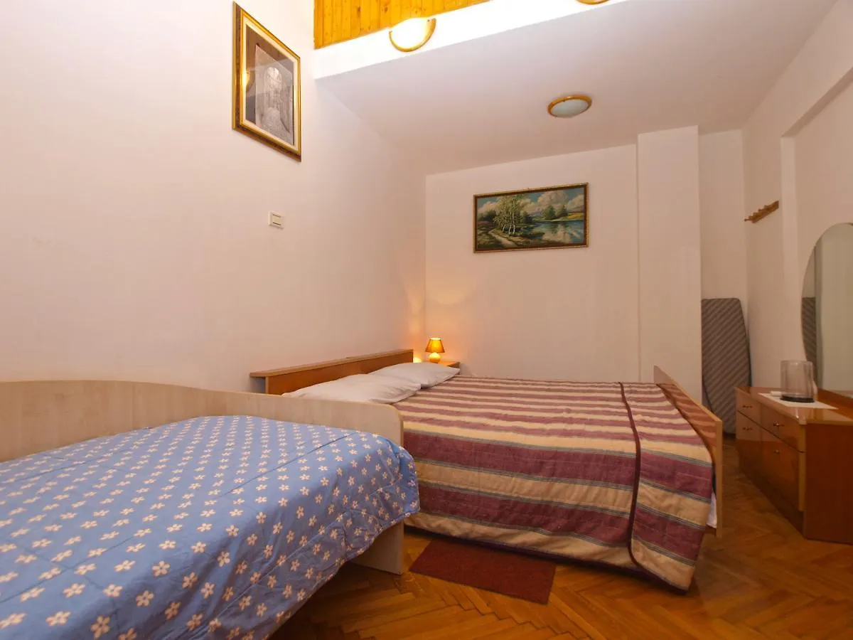 Apartments Mladen 1588 Pula