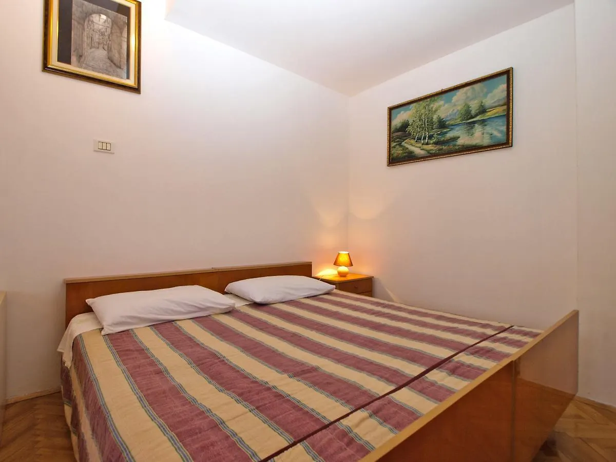 Apartments Mladen 1588 Pula 0*,